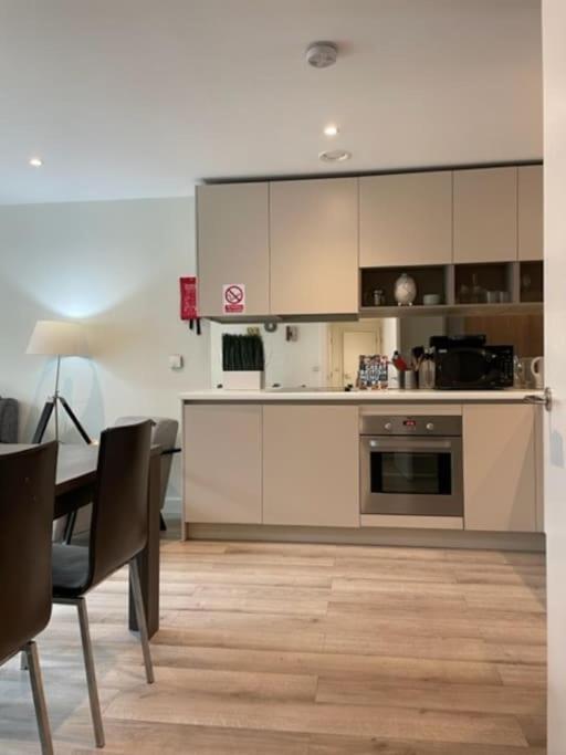 Apartamento 2bed 2bath -pool, Balcony, Gym Lift *