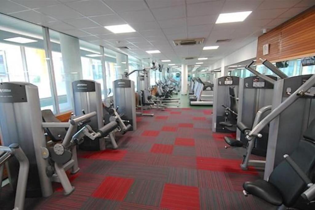 2bed 2bath -pool, Balcony, Gym Lift Appartement