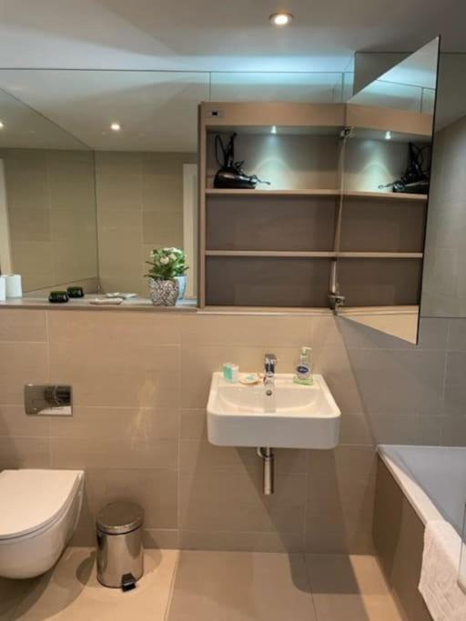Appartement 2bed 2bath -pool, Balcony, Gym Lift