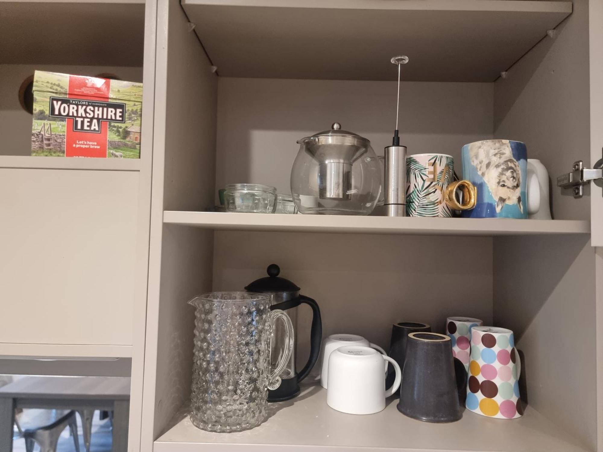 2bed 2bath -pool, Balcony, Gym Lift Appartement Londen